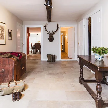 Herrenhaus Gut Dorotheenthal Dom wakacyjny