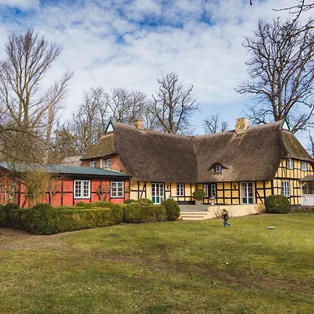 Dom wakacyjny Herrenhaus Gut Dorotheenthal *