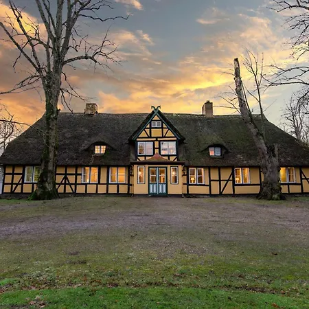 Herrenhaus Gut Dorotheenthal Damp
